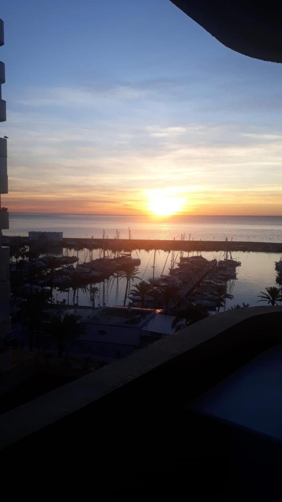 Urbanizacion Puerto Paraiso Estepona Ruang foto