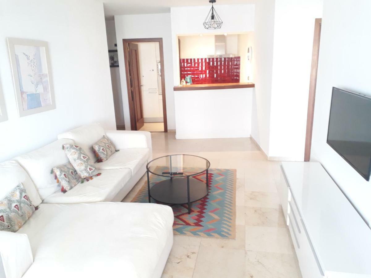Urbanizacion Puerto Paraiso Estepona Bagian luar foto
