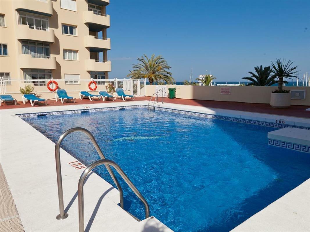 Urbanizacion Puerto Paraiso Estepona Bagian luar foto